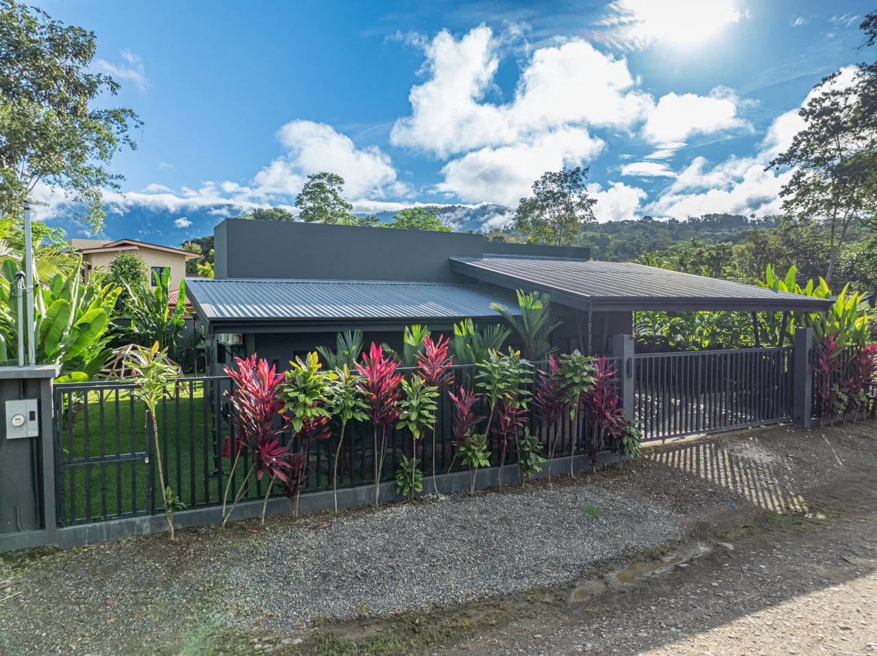 PROPERTY WITH THREE BEDROOM NEAR TO EVERYTHING, IN UVITA CENTER – 0.11 ACRES, photo 5