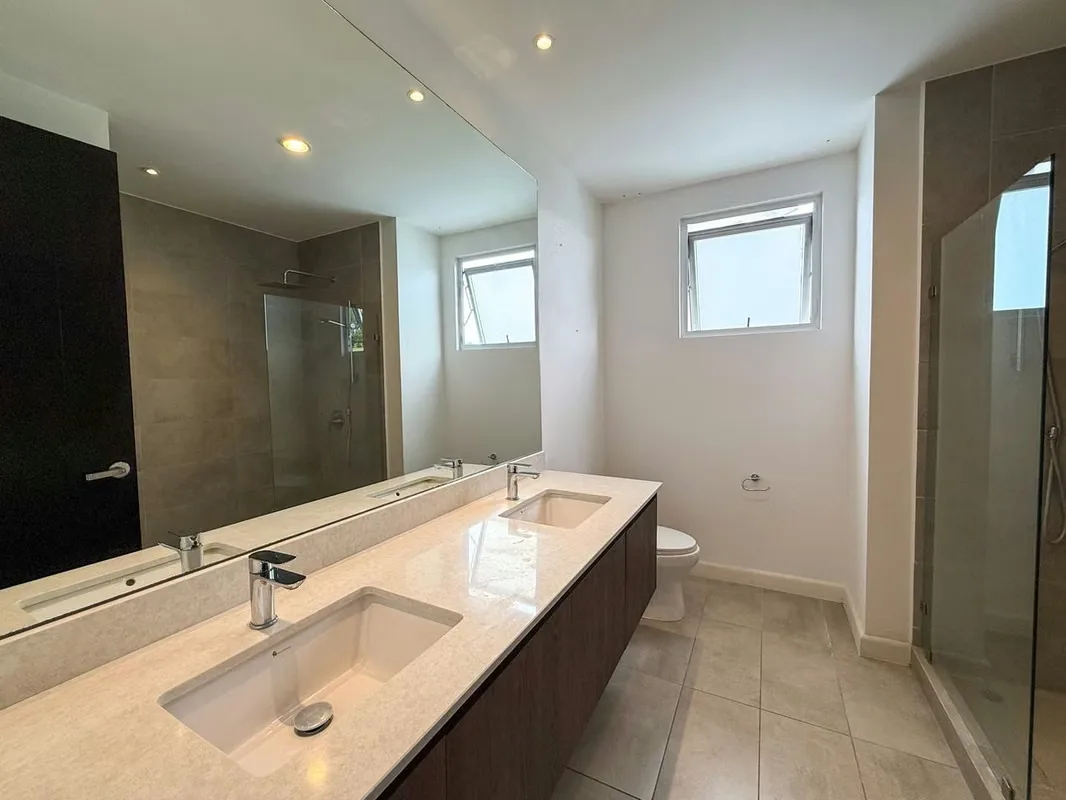 Descubre este elegante apartamento con línea blanca, ubicado en Dukana, un exclusivo condominio de casas y apartamentos., photo 14