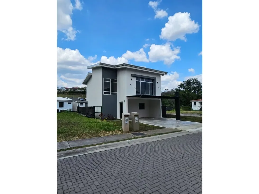 Casa moderna en venta en exclusivo condominio: