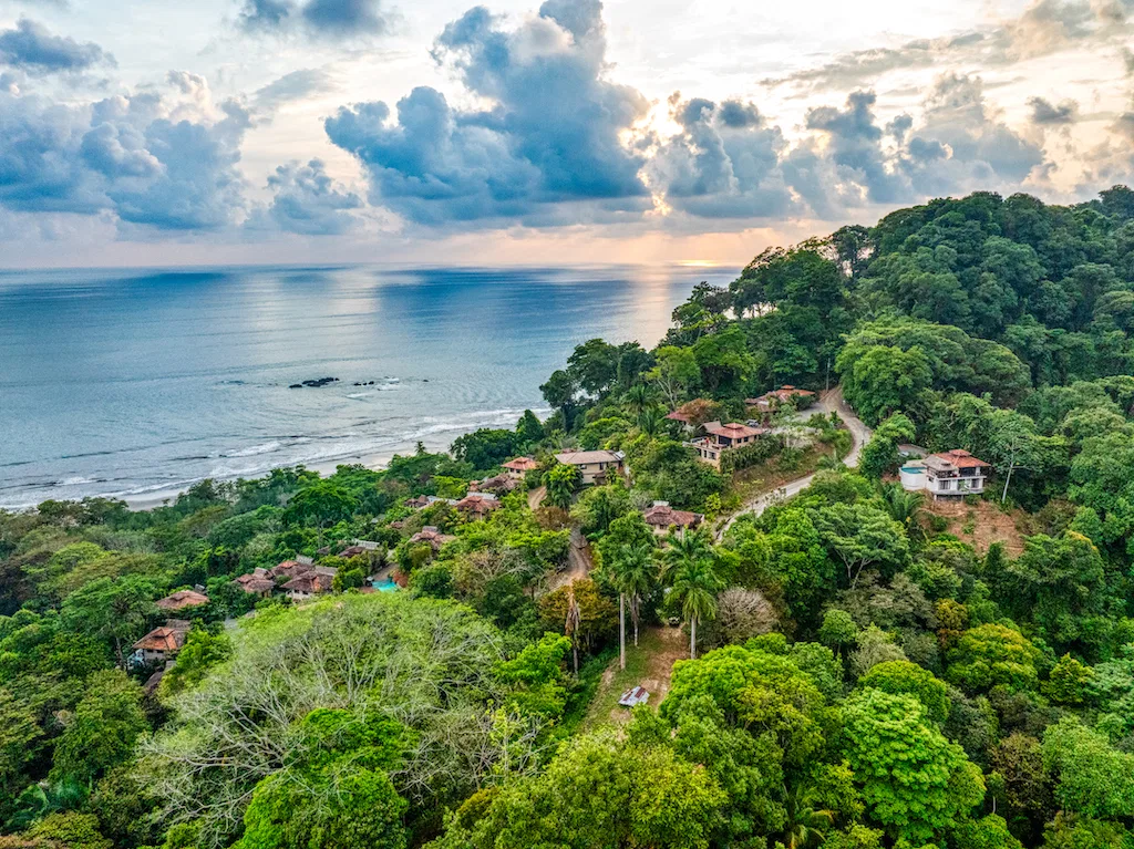 RESIDENCIAL OCEAN VIEW & COMMERCIAL PROPERTY NEAR THE BEACH, photo 3