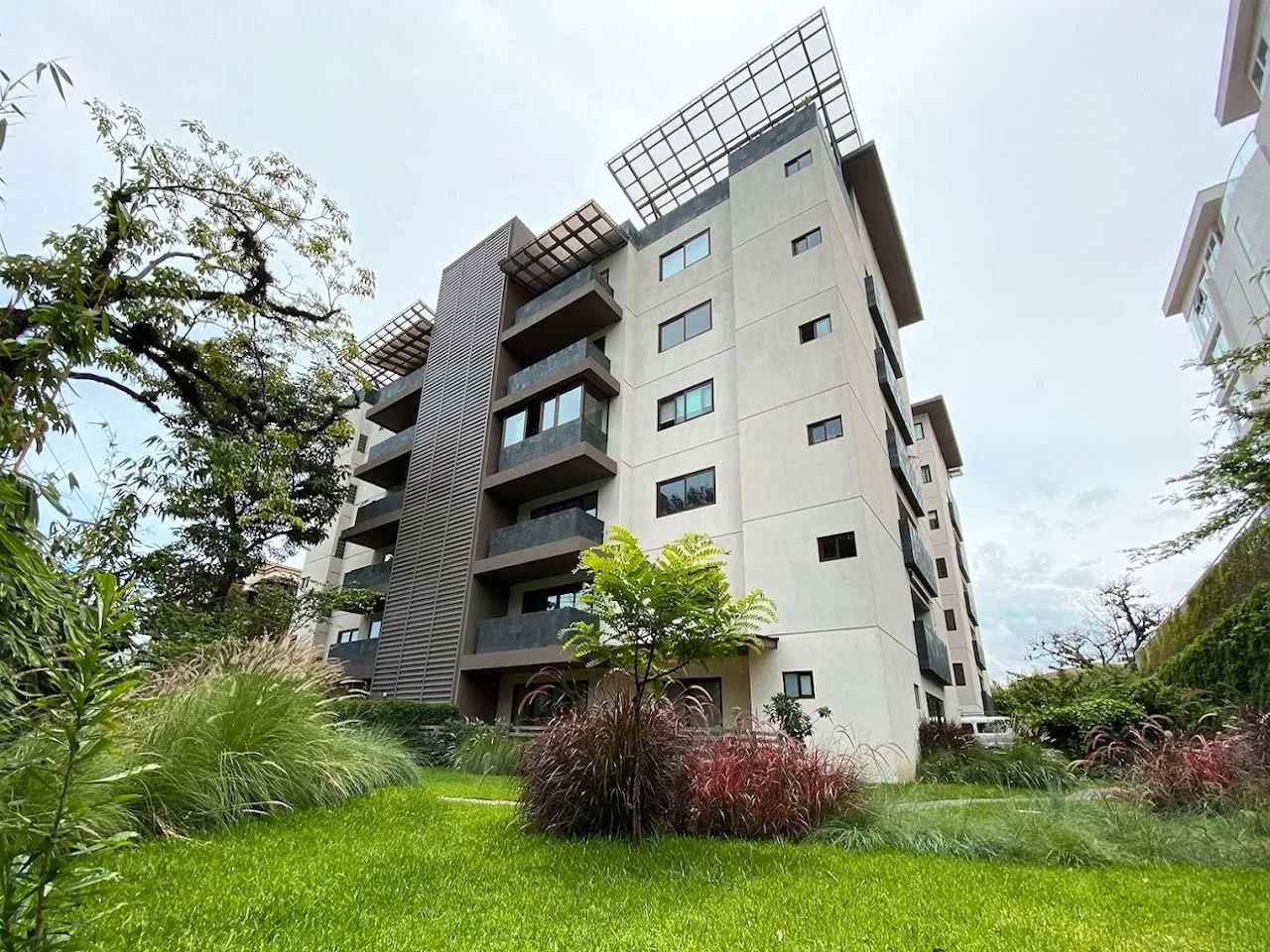 VENTA O ALQUILER DE APARTAMENTO EN CONDOMINIO VIVENTO