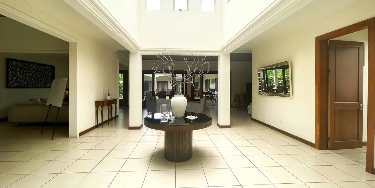 Home 3BR in Escazu Trejos Montealegre - Garden Views - Near Avenida, photo 5