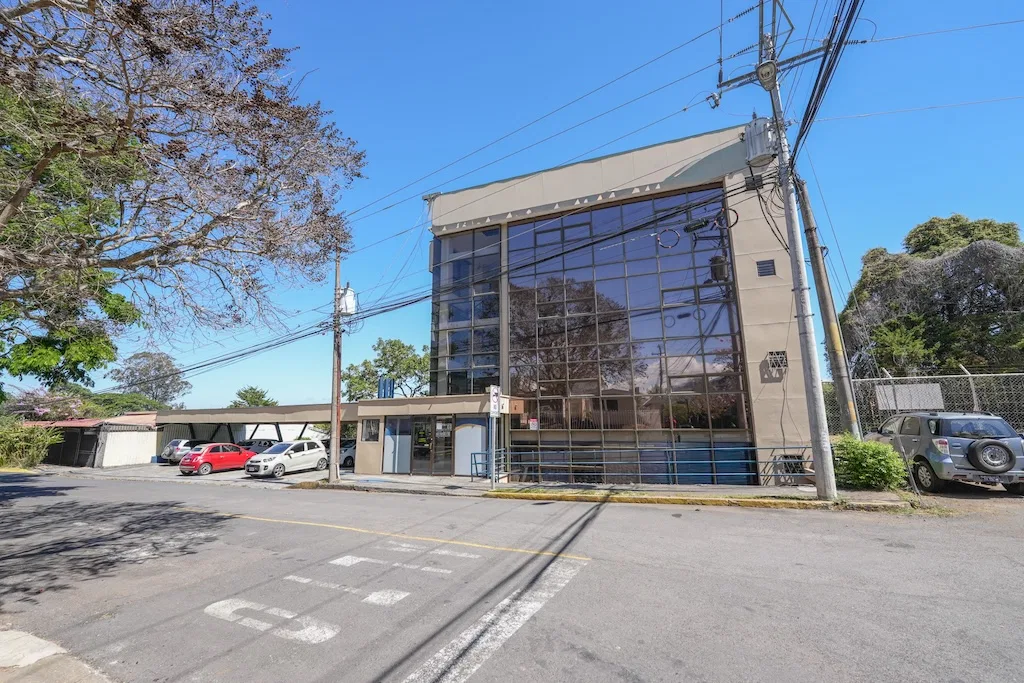 Edificio Comercial de 1100m2 en Barrio Escalante
