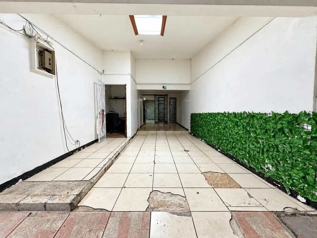 Single-story home with a spacious attic, located in La Pacífica, San Francisco de Dos Ríos, in a residential area with excellent access to shops, services, and recreational ..., photo 2