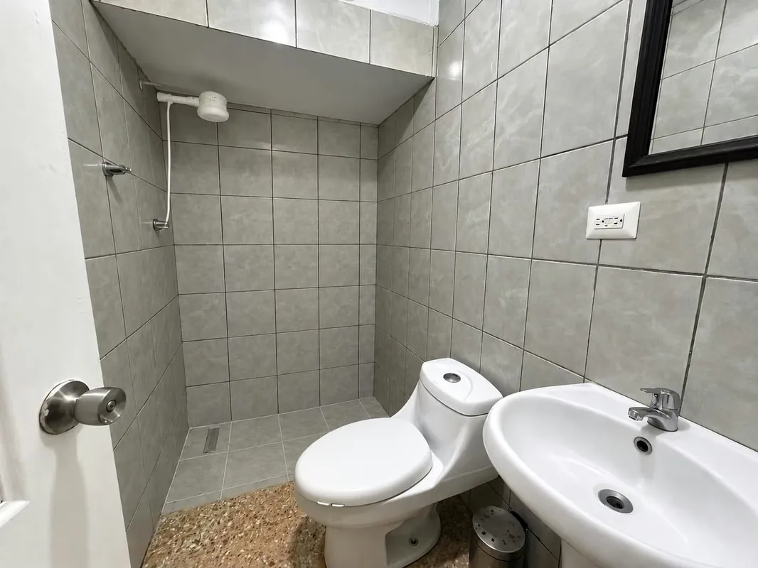 Single-story home with a spacious attic, located in La Pacífica, San Francisco de Dos Ríos, in a residential area with excellent access to shops, services, and recreational ..., photo 10