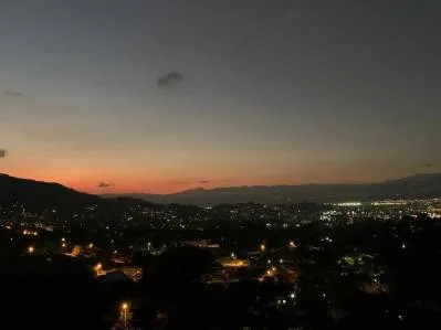 Casa James Bond de 5 Habitaciones con Vista Fantástica, Bello Horizonte, Escazú