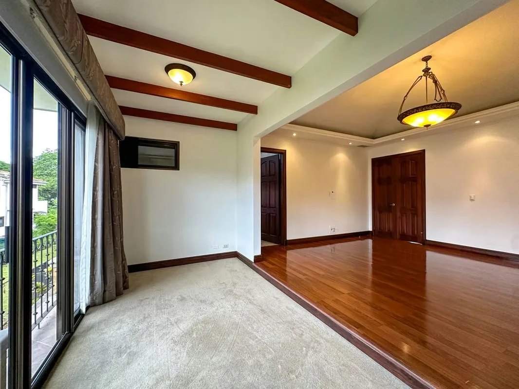 Esta hermosa casa en Hacienda del Sol ofrece un estilo de vida exclusivo en una de las comunidades residenciales más reconocidas de la zona oeste., photo 11