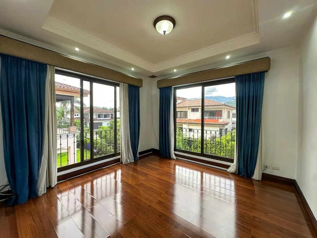 Esta hermosa casa en Hacienda del Sol ofrece un estilo de vida exclusivo en una de las comunidades residenciales más reconocidas de la zona oeste., photo 13