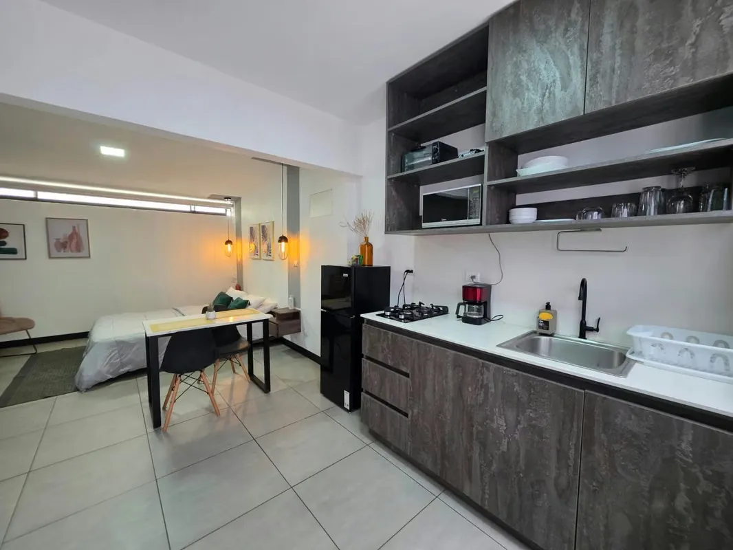 Alquiler de apartamento full amueblado con servicios. Sabanilla, photo 7