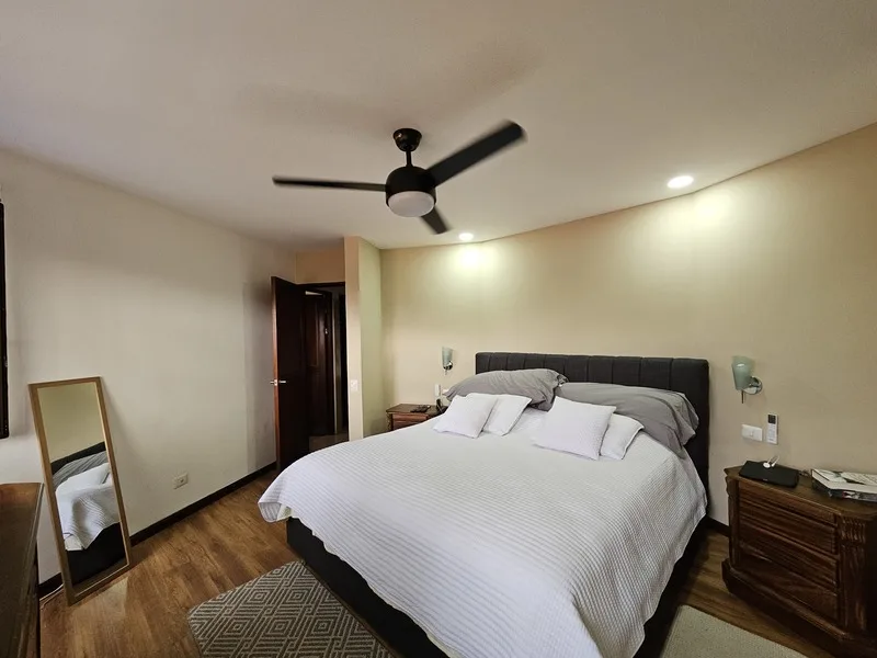 6 Bed Single Family Homes For Sale in Santa Ana, photo 2