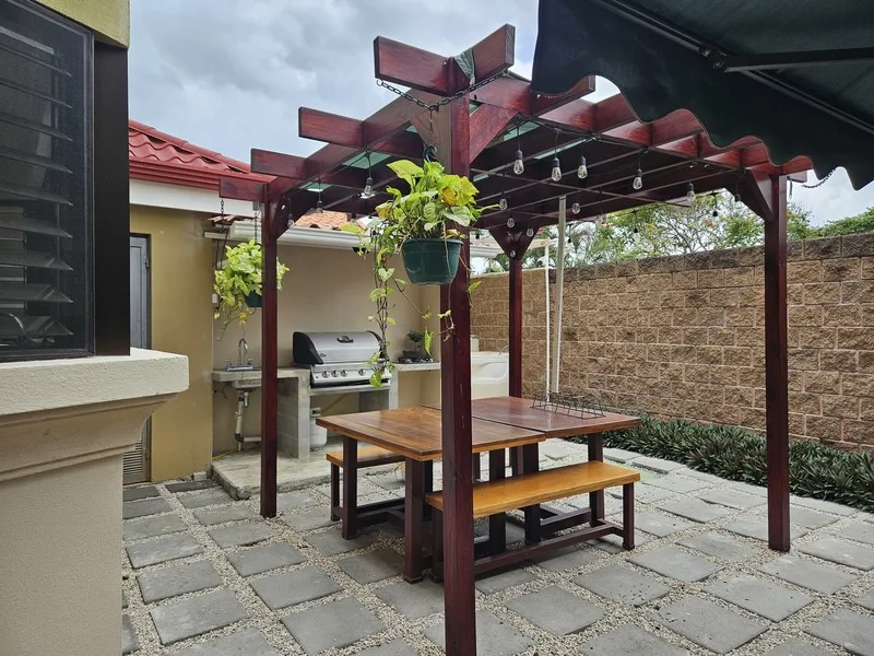 6 Bed Single Family Homes For Sale in Santa Ana, photo 13