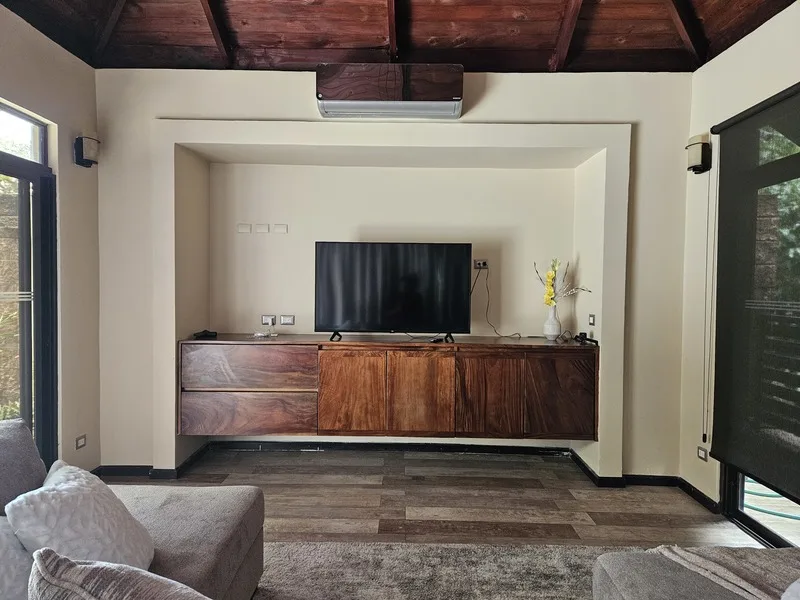 6 Bed Single Family Homes For Sale in Santa Ana, photo 15
