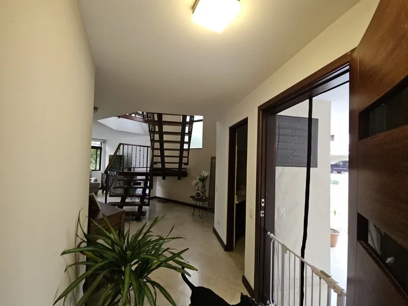 6 Bed Single Family Homes For Sale in Santa Ana, photo 4