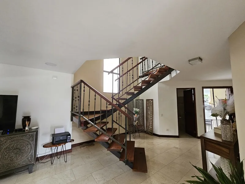 6 Bed Single Family Homes For Sale in Santa Ana, photo 5