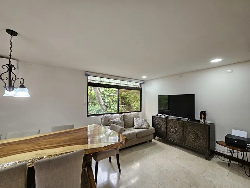 6 Bed Single Family Homes For Sale in Santa Ana, photo 9