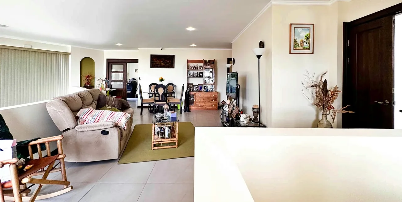 Discover this exclusive three-story detached residence, designed by an architect to offer exceptional space, elegance, and functionality. Located in one of the most prestigious and ..., photo 11