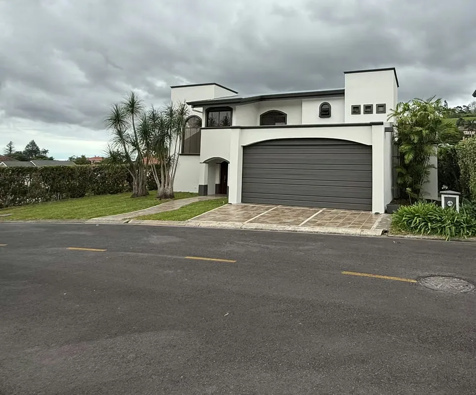 *Casa de Lujo en Venta – Condominio Santa Lucía, Tres Ríos, photo 3