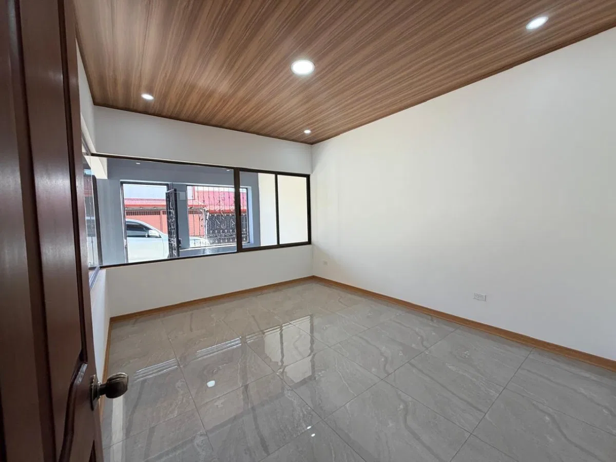 CASA EN VENTA EN HEREDIA, MLS #26-2029 - Venta en Heredia