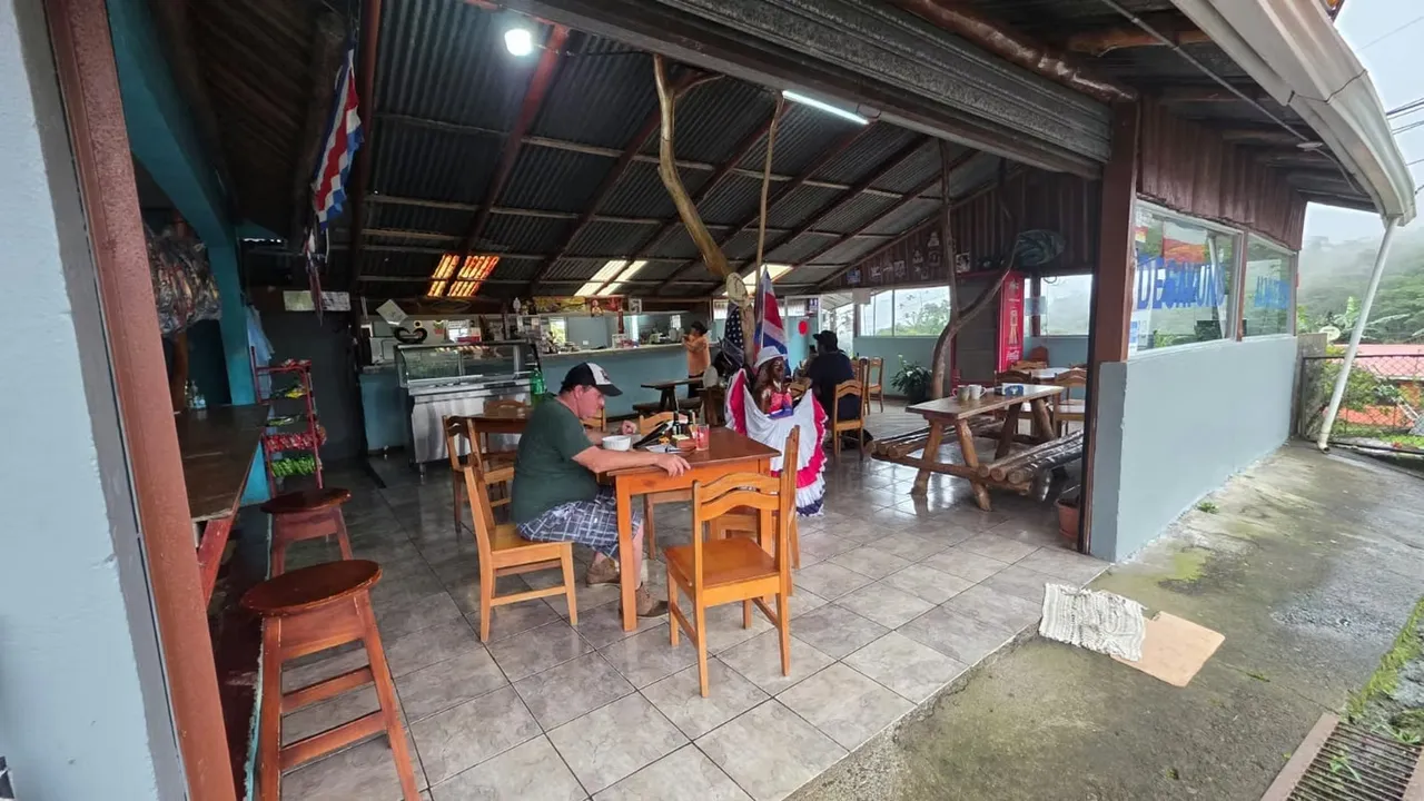 The restaurant has a living room of 126 m ², kitchen, bathrooms and ..., photo 6