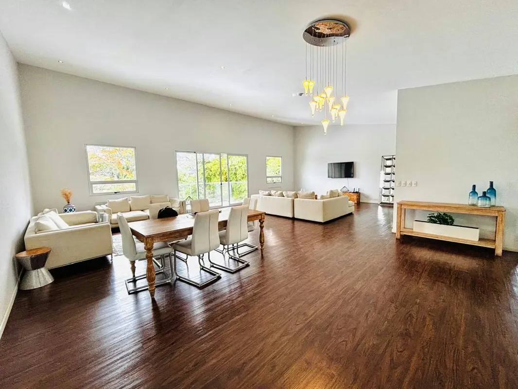 En zona céntrica a todos los servicios, pero en un vecindario residencial, donde solo se respira paz y tranquilidad...se encuentra este hermoso y acogedor apartamento de estilo ..., photo 2