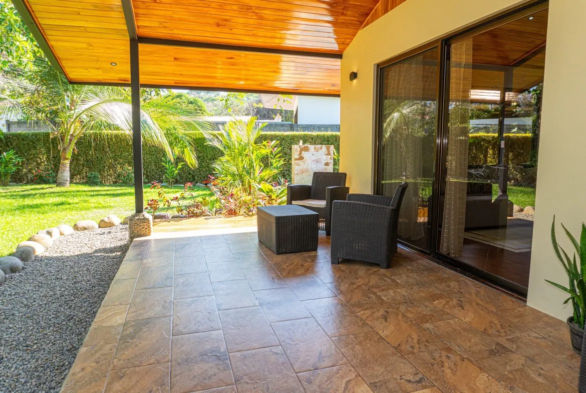 PROPERTY WITH TWO BEDROOM NEAR TO THE SHOPS, IN BAHIA BALLENA – 0.12 ACRES, photo 12