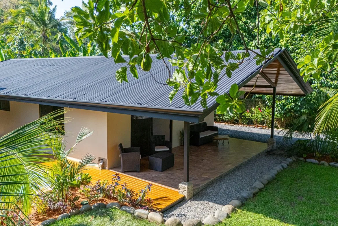 PROPERTY WITH TWO BEDROOM NEAR TO THE SHOPS, IN BAHIA BALLENA – 0.12 ACRES, photo 6
