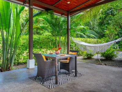 Casita moderna tropical en media hectárea / Piscina de agua salada / Potencial de ampliación, photo 10