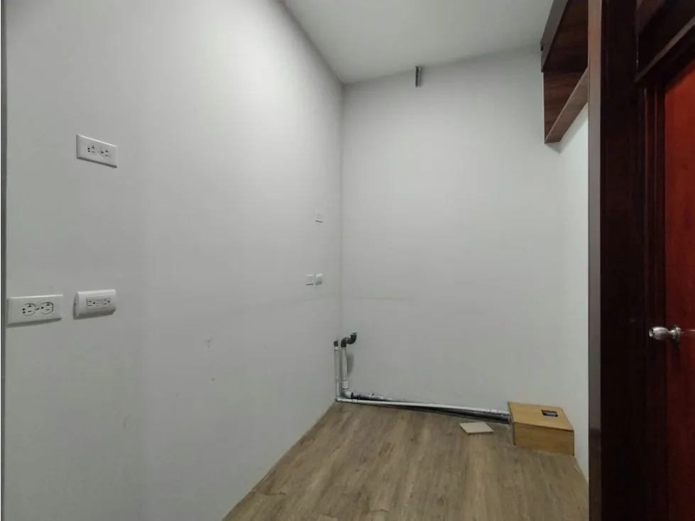 Oficina de 86,18m2 cuenta con un área abierta ideal para cubiculos, dos oficinas,una de ellas puede usarse como sala de ..., photo 11