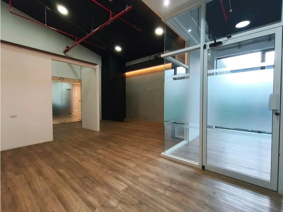 Oficina de 86,18m2 cuenta con un área abierta ideal para cubiculos, dos oficinas,una de ellas puede usarse como sala de ..., photo 15