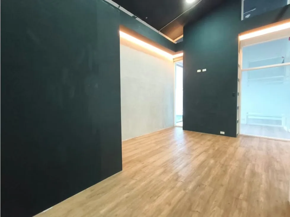 Oficina de 86,18m2 cuenta con un área abierta ideal para cubiculos, dos oficinas,una de ellas puede usarse como sala de ..., photo 4