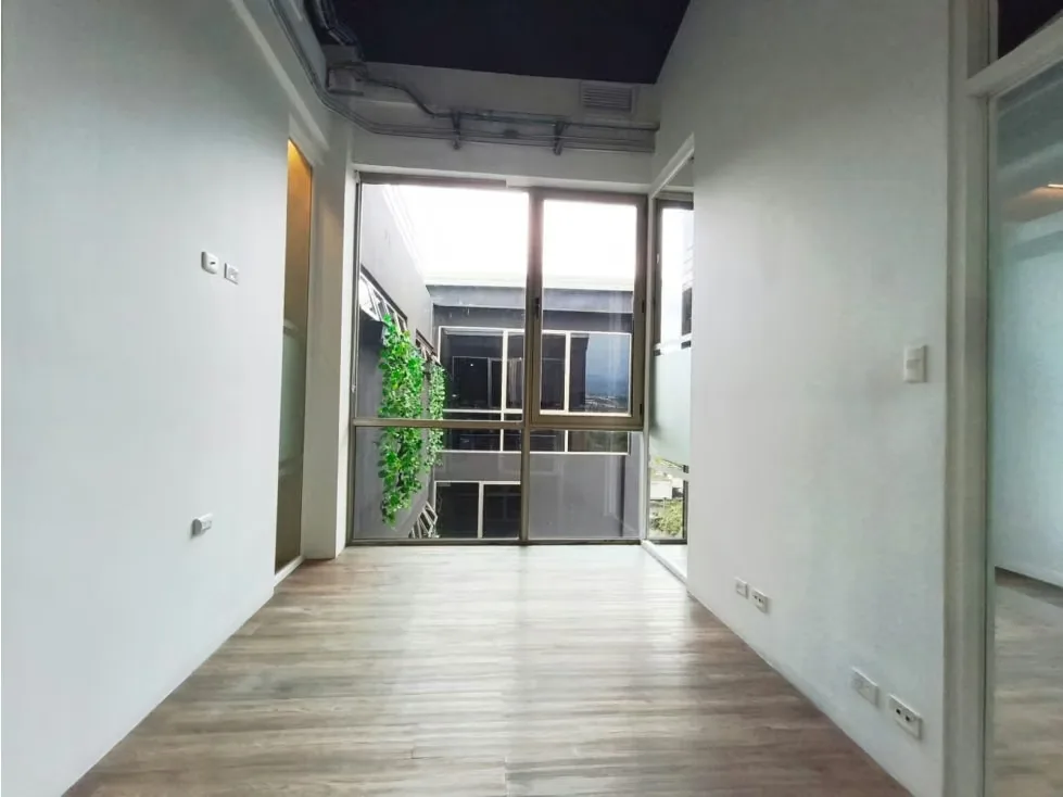 Oficina de 86,18m2 cuenta con un área abierta ideal para cubiculos, dos oficinas,una de ellas puede usarse como sala de ..., photo 9