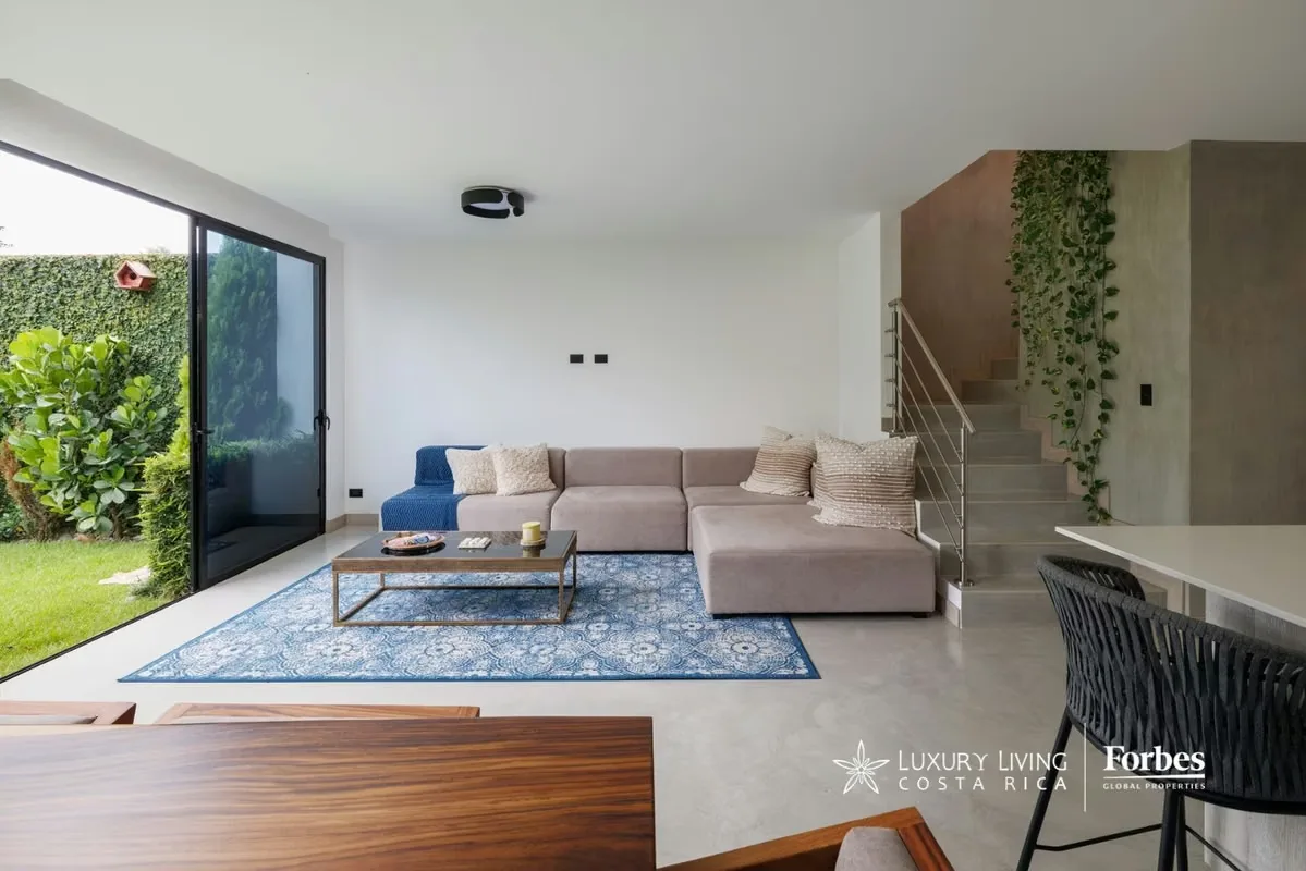 Casa contemporánea en venta en Lindora | Diseño moderno, jardín privado y acabados de lujo, photo 5