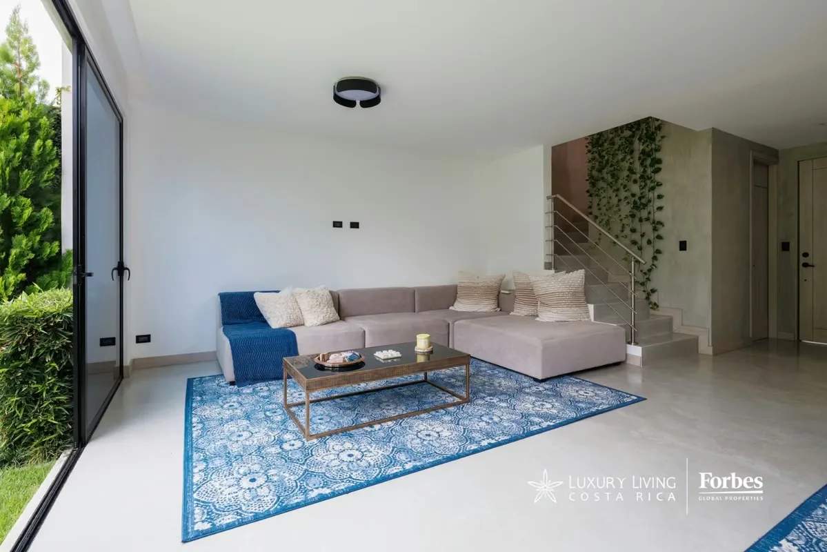 Casa contemporánea en venta en Lindora | Diseño moderno, jardín privado y acabados de lujo, photo 7
