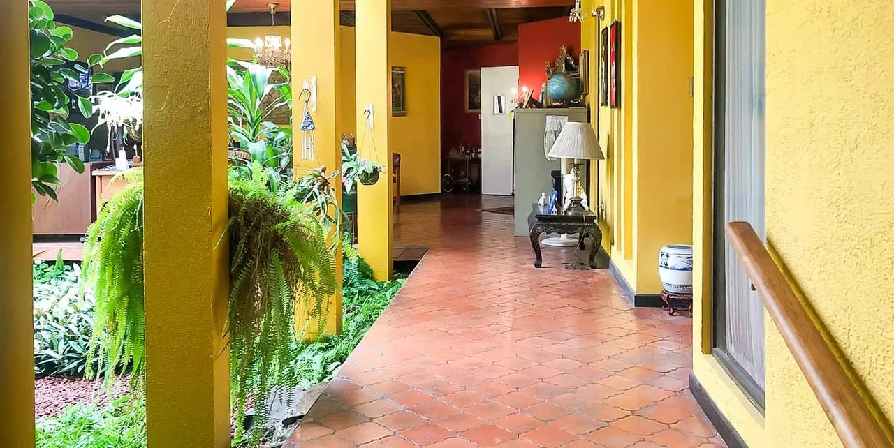 Spacious House for Sale in Los Yoses Sur Exclusive Design by Jorge Bertheau