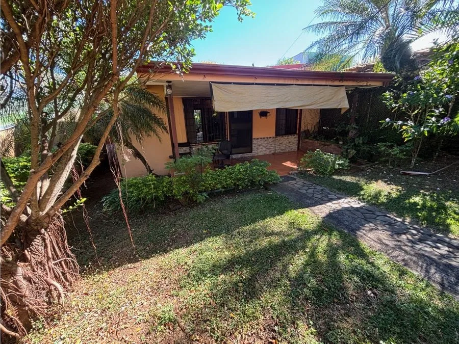 Preciosa casa estilo bungalow a solo 4 minutos del centro de Atenas