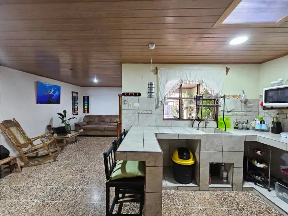Venta de casa 2 plantas, 6 habitaciones en Zapote cerca de Shoppers, photo 12