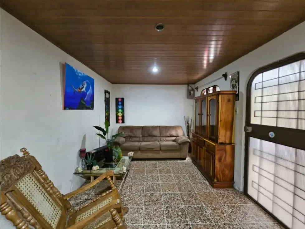 Venta de casa 2 plantas, 6 habitaciones en Zapote cerca de Shoppers, photo 3