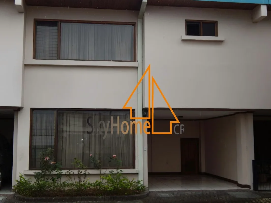 456535 / House for rent / Condominium / Strawberries / Central / Patio / Segura