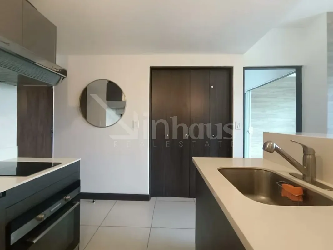Venta de apartamento de una habitación ubicado en Torre en Nunciatura. Cuenta con un espacio integrado de cocina, sala y comedor con salida a balcón., photo 14