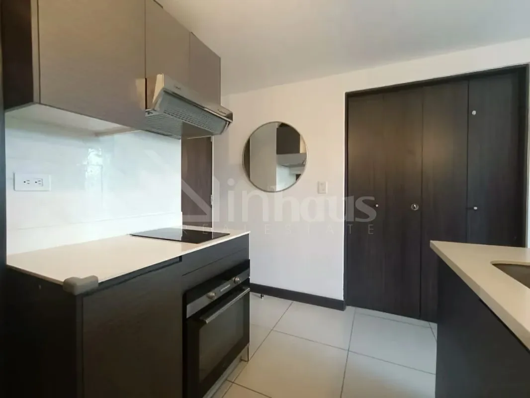 Venta de apartamento de una habitación ubicado en Torre en Nunciatura. Cuenta con un espacio integrado de cocina, sala y comedor con salida a balcón., photo 16