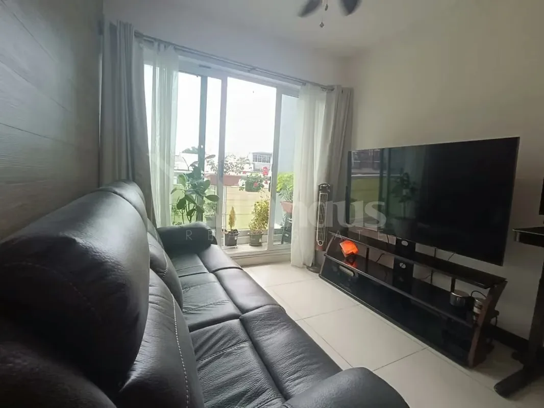 Venta de apartamento de una habitación ubicado en Torre en Nunciatura. Cuenta con un espacio integrado de cocina, sala y comedor con salida a balcón., photo 6