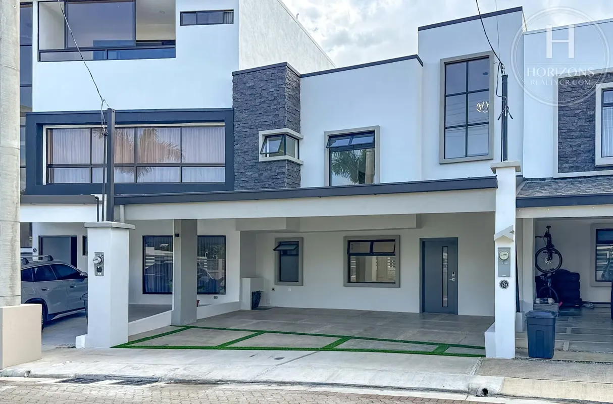Se Vende Casa para Estrenar en Condominio Distrito San Juan, Frente al Anglo American School 4 Habitaciones NJA1440SB, photo 2