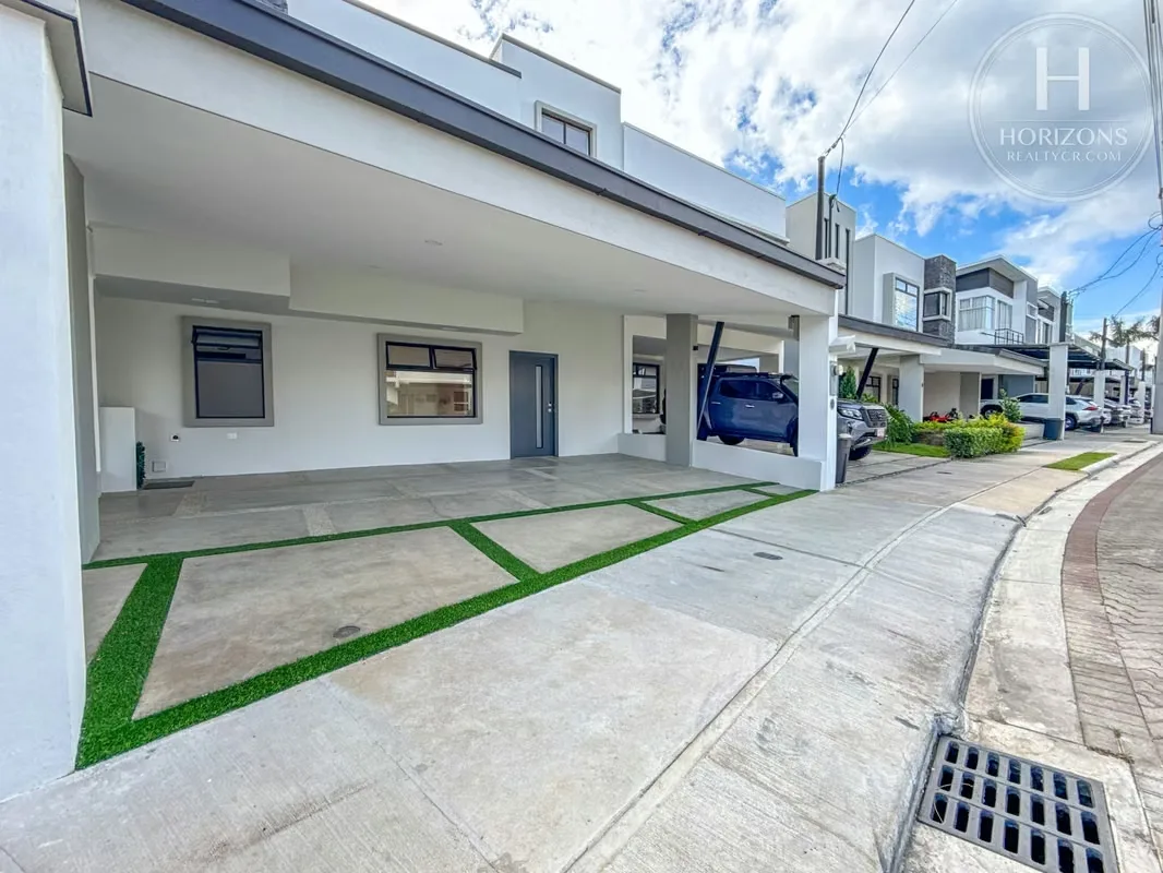 Se Vende Casa para Estrenar en Condominio Distrito San Juan, Frente al Anglo American School 4 Habitaciones NJA1440SB, photo 3