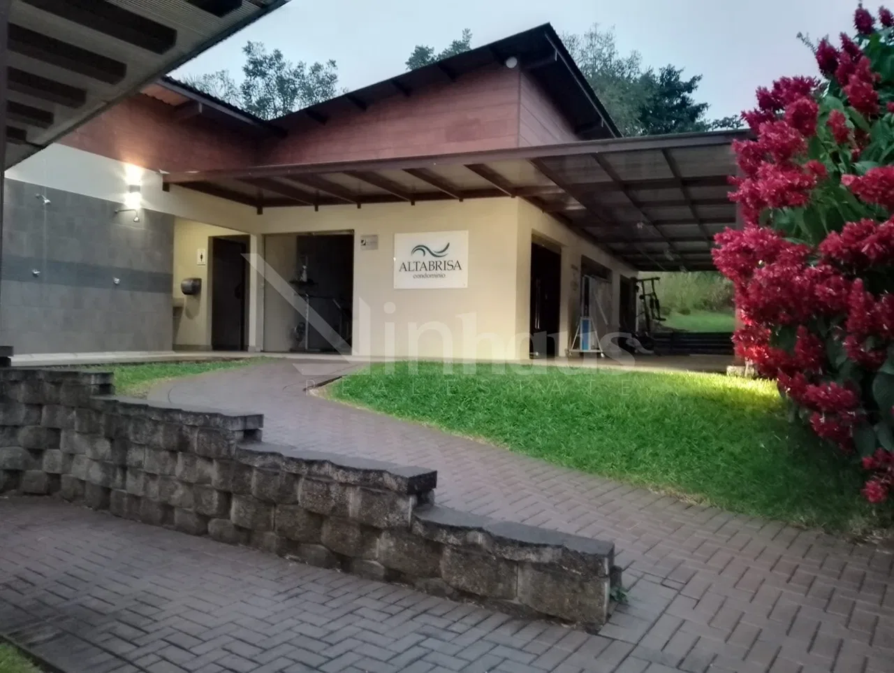 Venta de Lote en Condominio Altabrisa, Grecia.