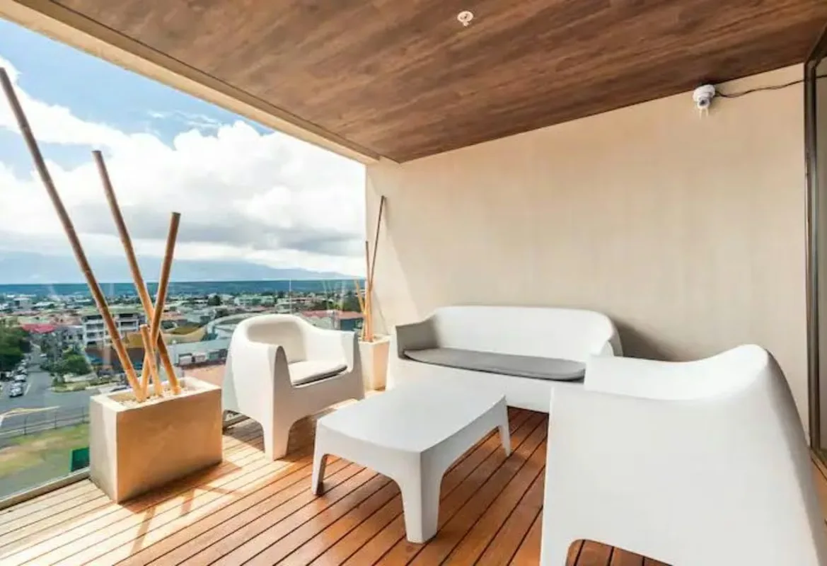 Está distribuido en dos habitaciones, dos baños completos, sala comedor cocina integrados y parqueo para dos ..., photo 2