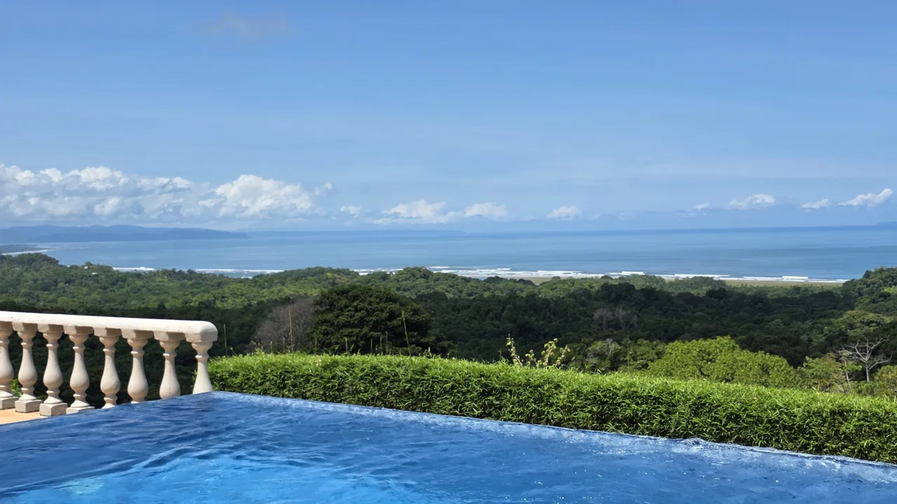 PROPERTY WITH THREE BEDROOMS AND FRONT OCEAN VIEWS, IN OJOCHAL – 0.63 ACRES, photo 5
