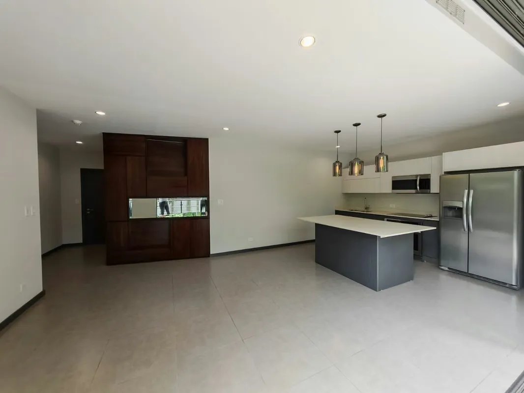 Apartment for Rent- 2 bedrooms and 2 parking spaces.