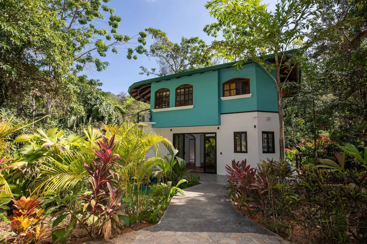 CASA PURA VIDA – MANUEL ANTONIO 3 BEDROOM HOME