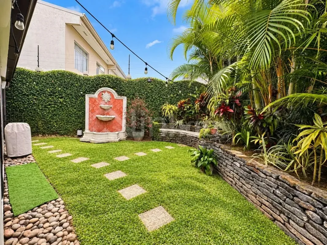 Hermosa casa con patio y habitación en planta baja en Lomas de Ayarco- id 43792, photo 7