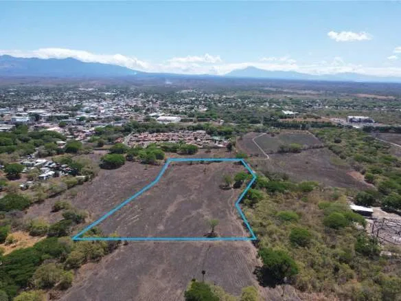 Hacienda blanca, 4.9 hectares farm in Liberia